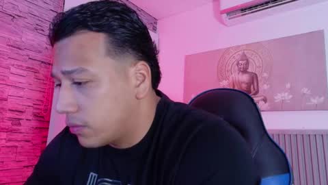 Tom muscle1 online show from March 12, 11:49 am