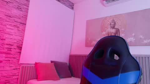 Tom muscle1 online show from March 25, 12:00 pm