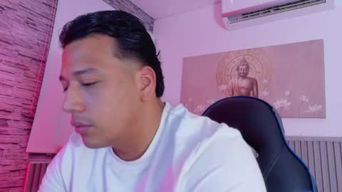 Tom muscle1 online show from April 22, 11:34 am