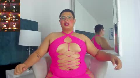 Snapshot of tom_silver_ chatting on December 9, 7:50 pm Tom Silver online show from December 9, 7:50 pm