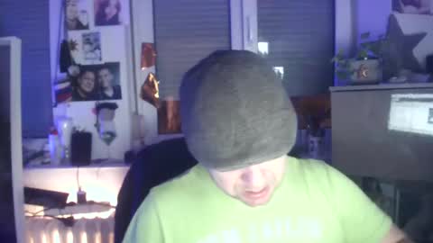 Snapshot of tomame_ chatting on December 2, 1:58 am tomame_ online show from December 2, 1:58 am