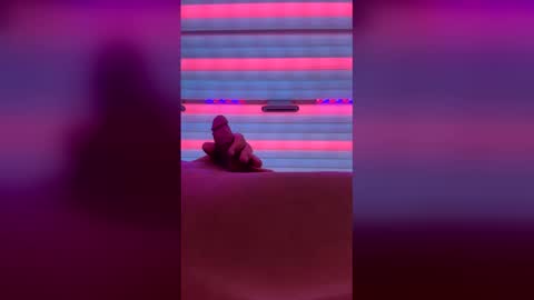 tomandnika online show from April 18, 9:02 am