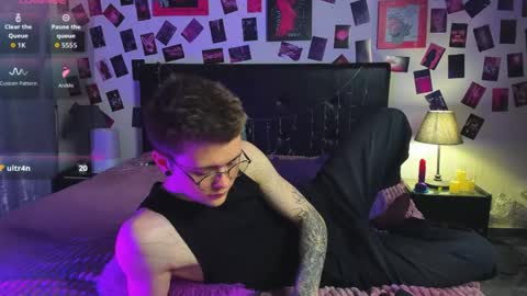 tomas_norton online show from May 29, 9:02 pm