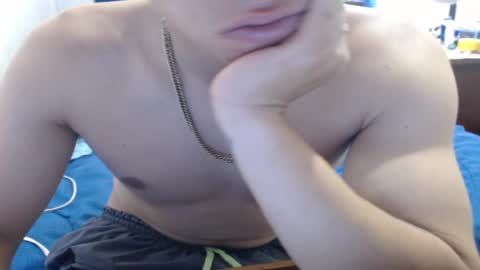 tomas_turbado_ online show from June 2, 6:21 pm
