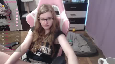 tomato_tease online show from September 9, 10:15 am