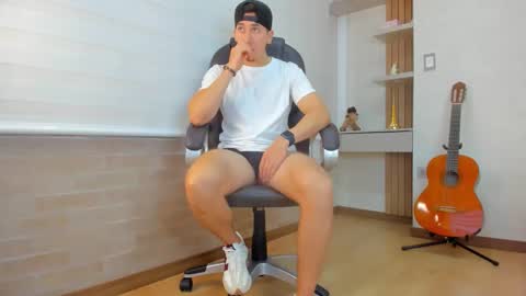 Tom Bardem online show from December 15, 7:07 pm