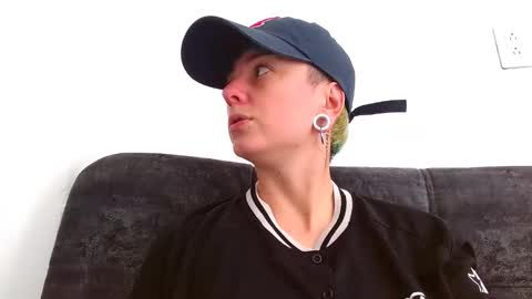 Blue online show from November 15, 4:25 pm