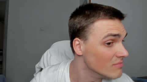 Snapshot of tomboysexy_ chatting on May 17, 7:43 pm tomboysexy_ online show from May 17, 7:43 pm