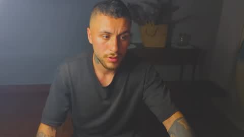 Snapshot of tomdavisxl chatting on April 5, 12:41 am tomDavisXl online show from April 5, 12:41 am