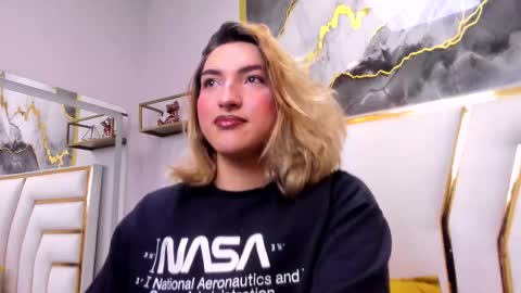   online show from November 26, 11:55 am