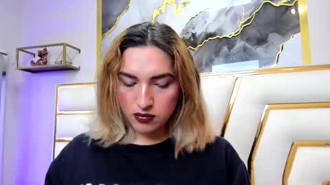   online show from December 5, 11:52 am