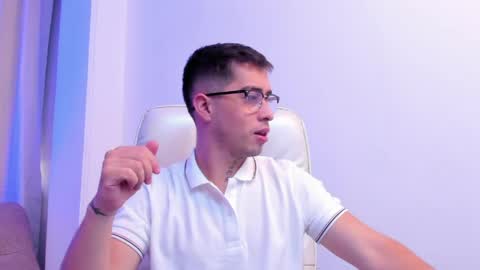 Snapshot of tommas_johnson chatting on April 26, 12:03 pm Tomas online show from April 26, 12:03 pm