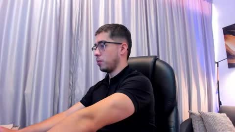 Snapshot of tommas_johnson chatting on May 18, 12:22 pm Tomas online show from May 18, 12:22 pm