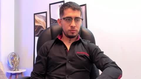 Snapshot of tommas_johnson chatting on May 24, 12:21 pm Tomas online show from May 24, 12:21 pm