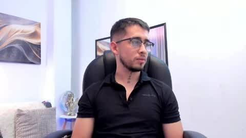 Snapshot of tommas_johnson chatting on May 31, 6:09 pm Tomas online show from May 31, 6:09 pm