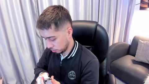 Snapshot of tommas_johnson chatting on June 4, 12:11 pm Tomas online show from June 4, 12:11 pm