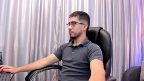 Snapshot of tommas_johnson chatting on June 8, 12:38 pm Tomas online show from June 8, 12:38 pm