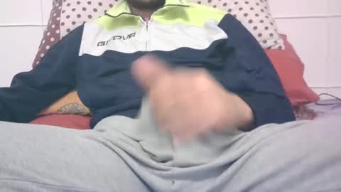 Snapshot of tommaso9046 chatting on January 6, 2:58 pm tommaso9046 online show from January 6, 2:58 pm