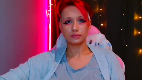 Snapshot of tommioo7 chatting on January 7, 7:10 am Galadriel online show from January 7, 7:10 am