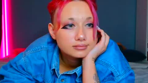 Snapshot of tommioo7 chatting on January 15, 9:20 pm Galadriel online show from January 15, 9:20 pm