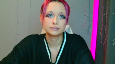 Snapshot of tommioo7 chatting on January 22, 12:16 am Galadriel online show from January 22, 12:16 am