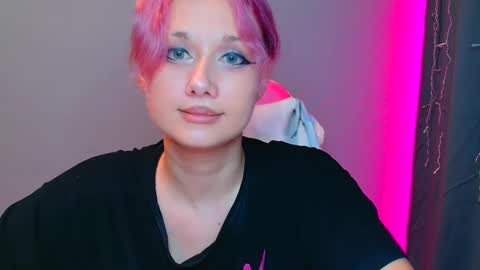 Snapshot of tommioo7 chatting on January 28, 12:15 am Galadriel online show from January 28, 12:15 am