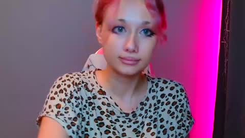 Snapshot of tommioo7 chatting on February 1, 11:43 am Galadriel online show from February 1, 11:43 am