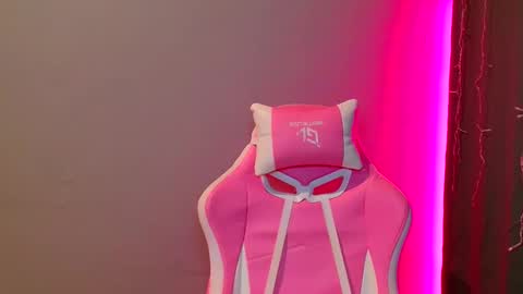 Snapshot of tommioo7 chatting on February 14, 7:12 pm Galadriel online show from February 14, 7:12 pm