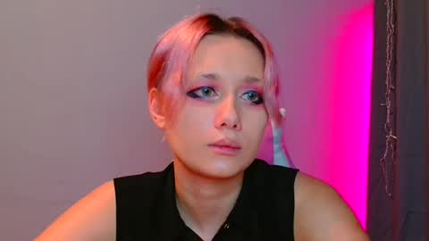 Snapshot of tommioo7 chatting on February 17, 10:58 pm Galadriel online show from February 17, 10:58 pm