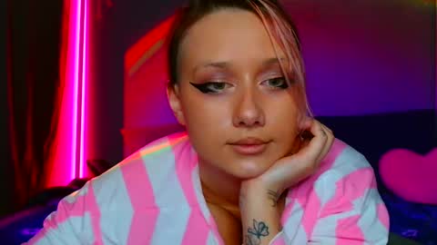 Snapshot of tommioo7 chatting on March 6, 8:19 am Galadriel online show from March 6, 8:19 am