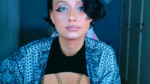 Snapshot of tommioo7 chatting on September 21, 10:33 pm Galadriel online show from September 21, 10:33 pm