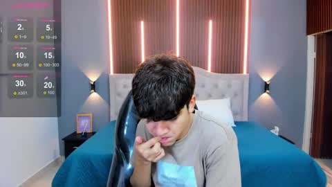 Tommy  online show from September 24, 3:32 am