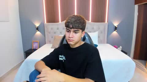 Tommy  online show from November 12, 3:40 am