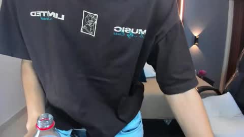 Tommy  online show from November 13, 4:11 am