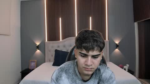 Tommy  online show from December 19, 3:35 am