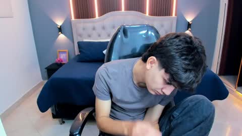 Tommy  online show from April 22, 3:31 am