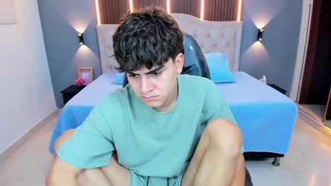 Tommy  online show from April 24, 3:53 am