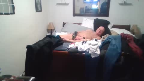 Snapshot of tommy44450243 chatting on February 7, 9:37 am tommy44450243 online show from February 7, 9:37 am