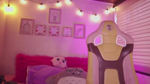 Blue  online show from April 8, 12:38 pm