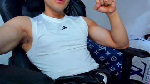 Twitter BreddTommy IG tommy bredd online show from February 7, 6:24 pm