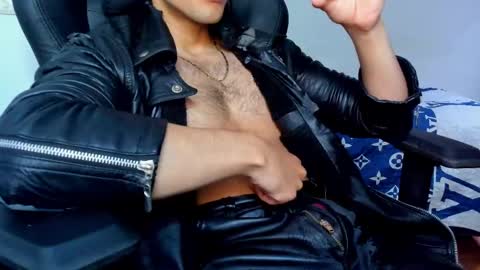 Twitter BreddTommy IG tommy bredd online show from February 10, 9:04 pm