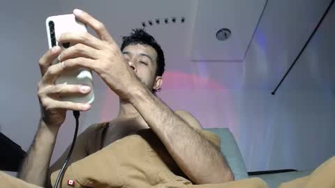   Thomas    online show from February 19, 11:25 pm