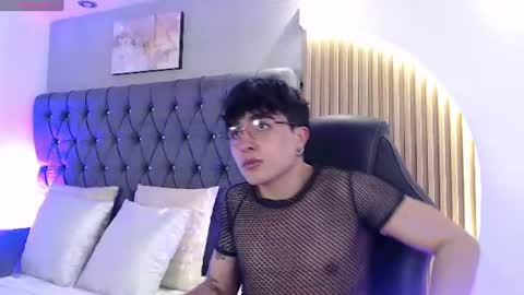 Snapshot of tommy_claks chatting on June 29, 8:31 pm Tommy online show from June 29, 8:31 pm