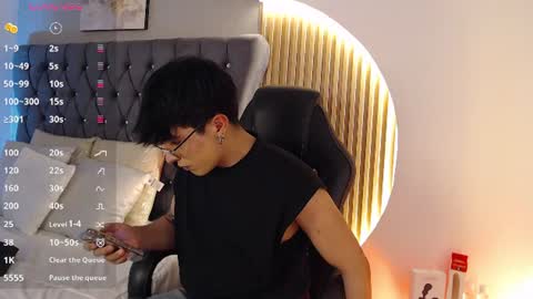 Snapshot of tommy_claks chatting on July 7, 7:40 pm Tommy online show from July 7, 7:40 pm