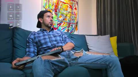 tommy_raym0ndg online show from October 5, 11:46 pm