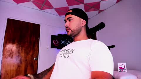 tommy_sccott online show from December 9, 5:29 am