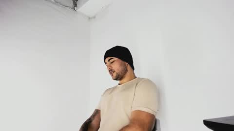 tommy_sccott online show from October 28, 11:51 pm