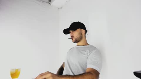 tommy_sccott online show from October 30, 10:54 pm