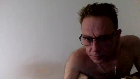 Snapshot of tommyandtomara chatting on April 5, 9:56 pm tommyandtomara online show from April 5, 9:56 pm