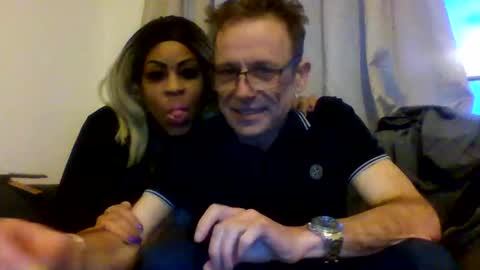Snapshot of tommyandtomara chatting on April 18, 7:51 pm tommyandtomara online show from April 18, 7:51 pm